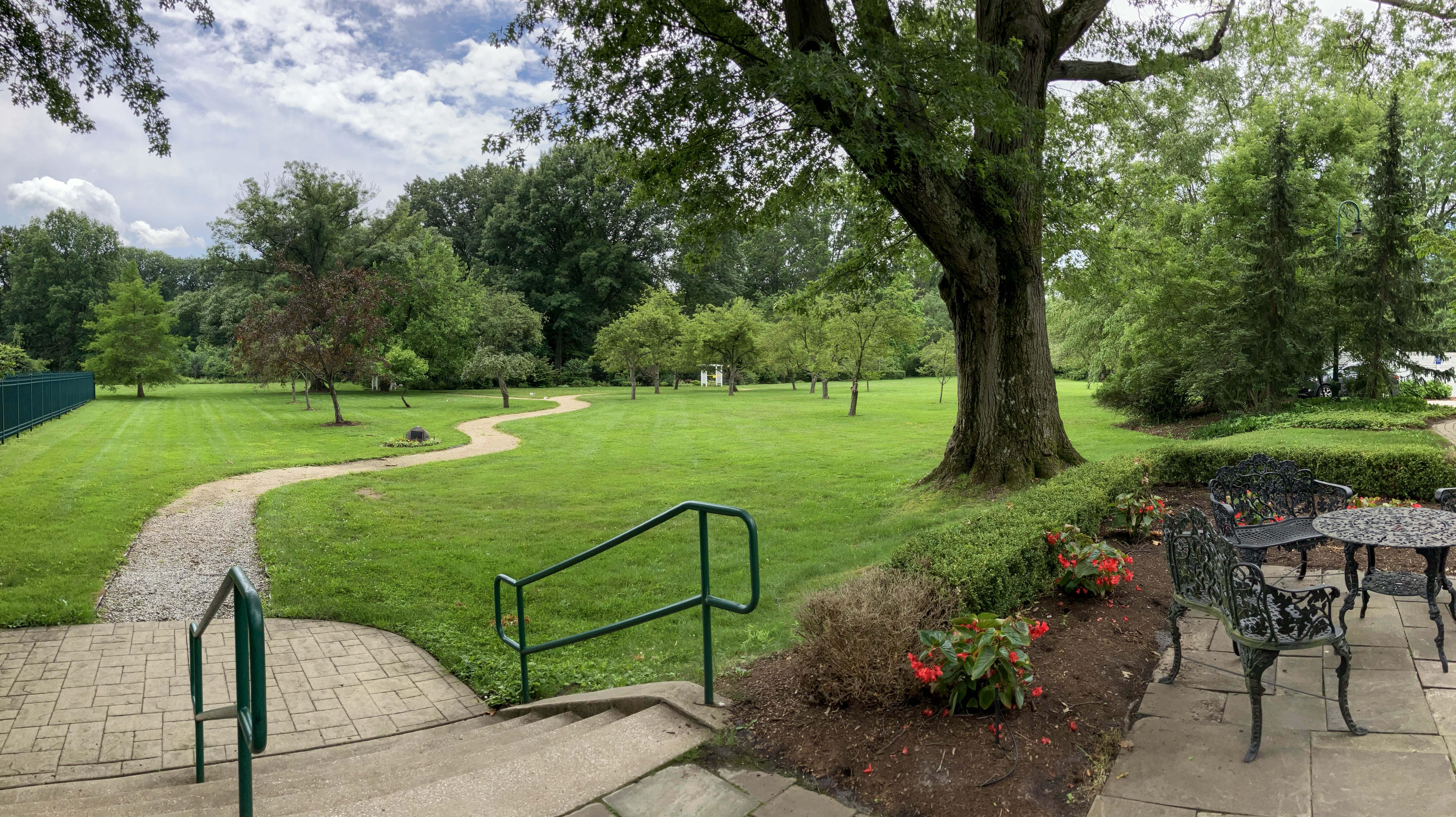 Mooreland Mansion Lawn 