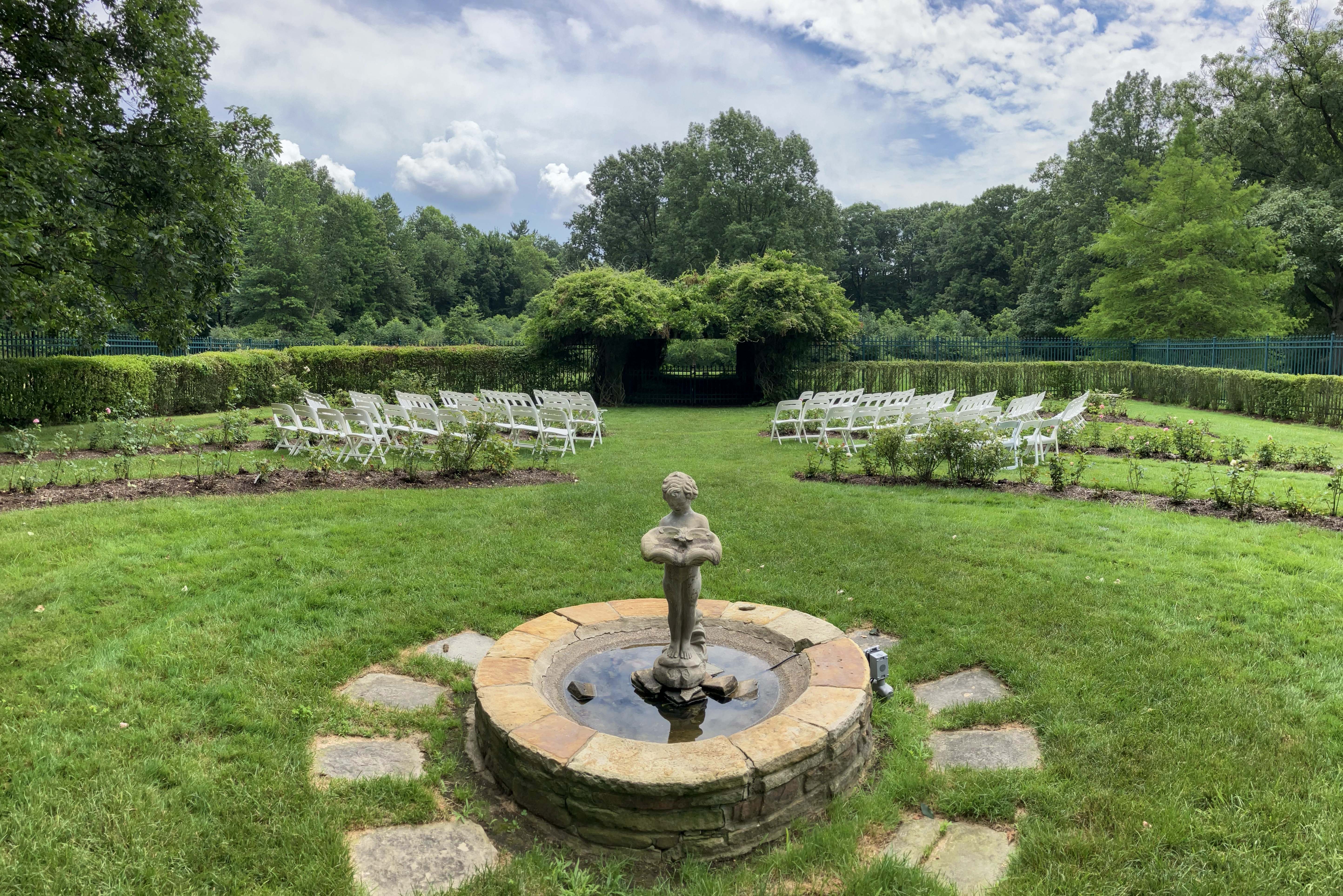 Mooreland Mansion Rose Garden 