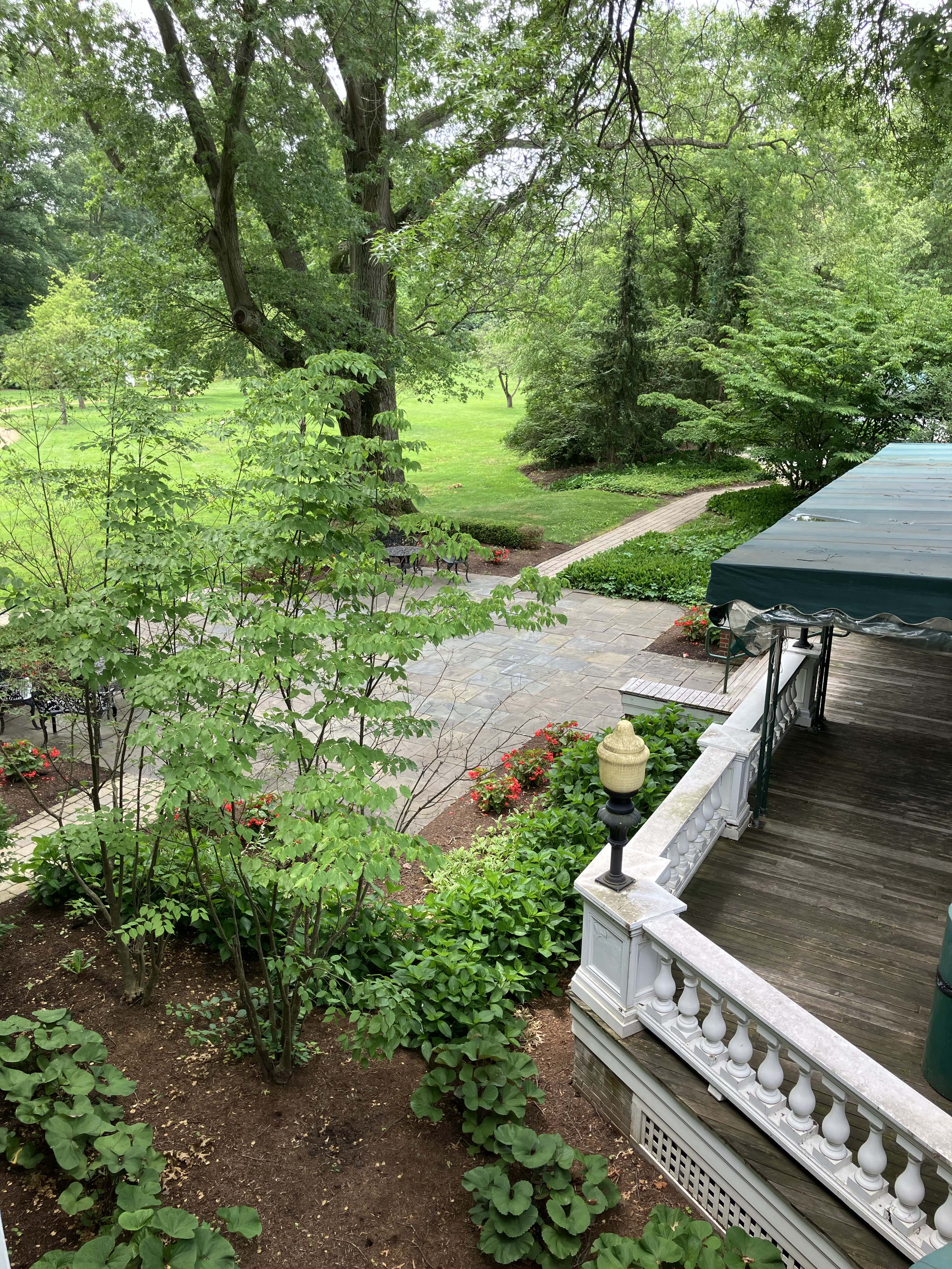 Mooreland Mansion Lower Veranda & Lawn 